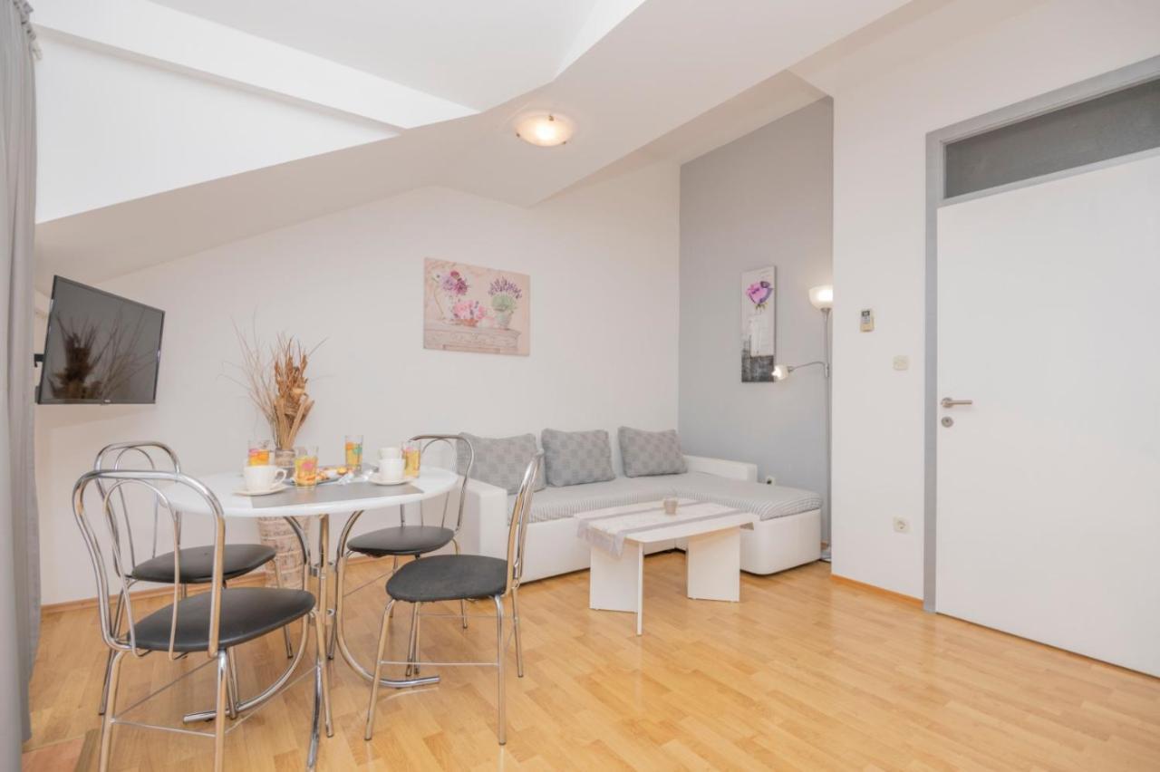Apartments Zdravka 로크바 로고즈니차 외부 사진